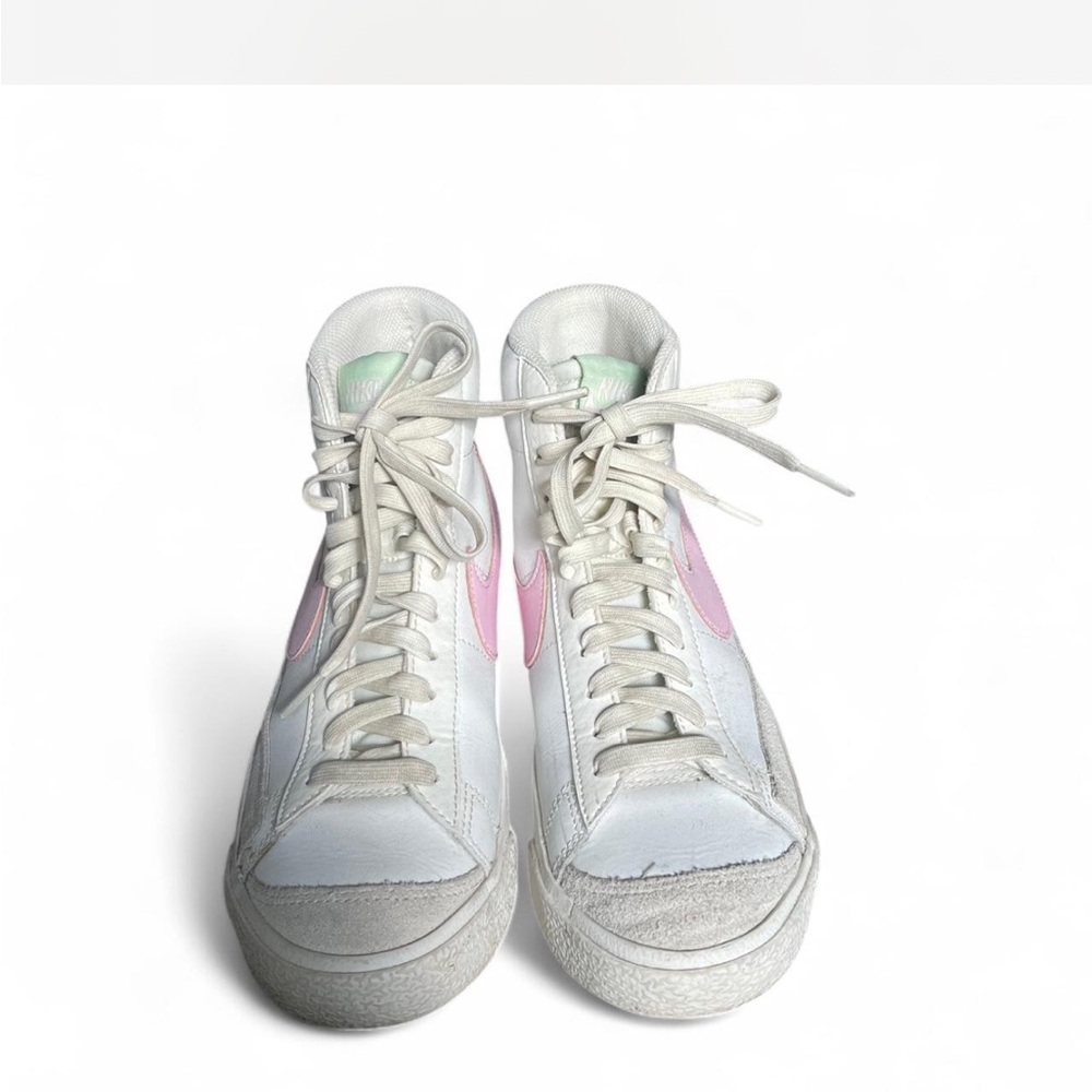 Nike Women's White and Light Pink High-Top Sneakers